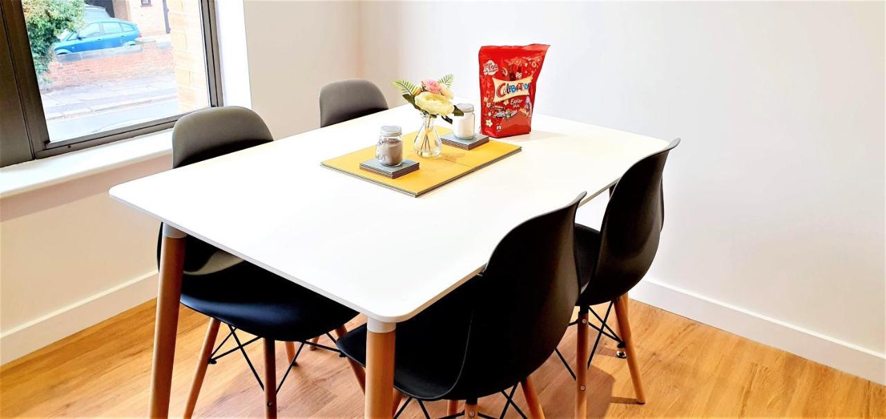 Cliftonville Heights - 2 Bed Home Away From Home Northampton Eksteriør billede